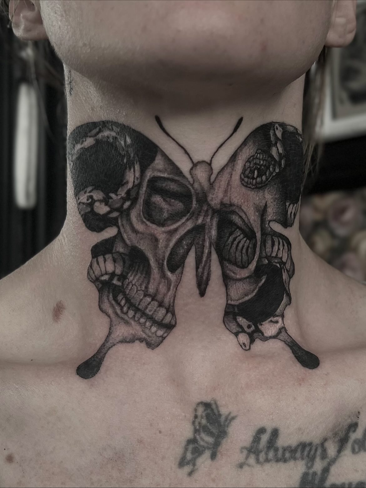 Skull Neck Armor