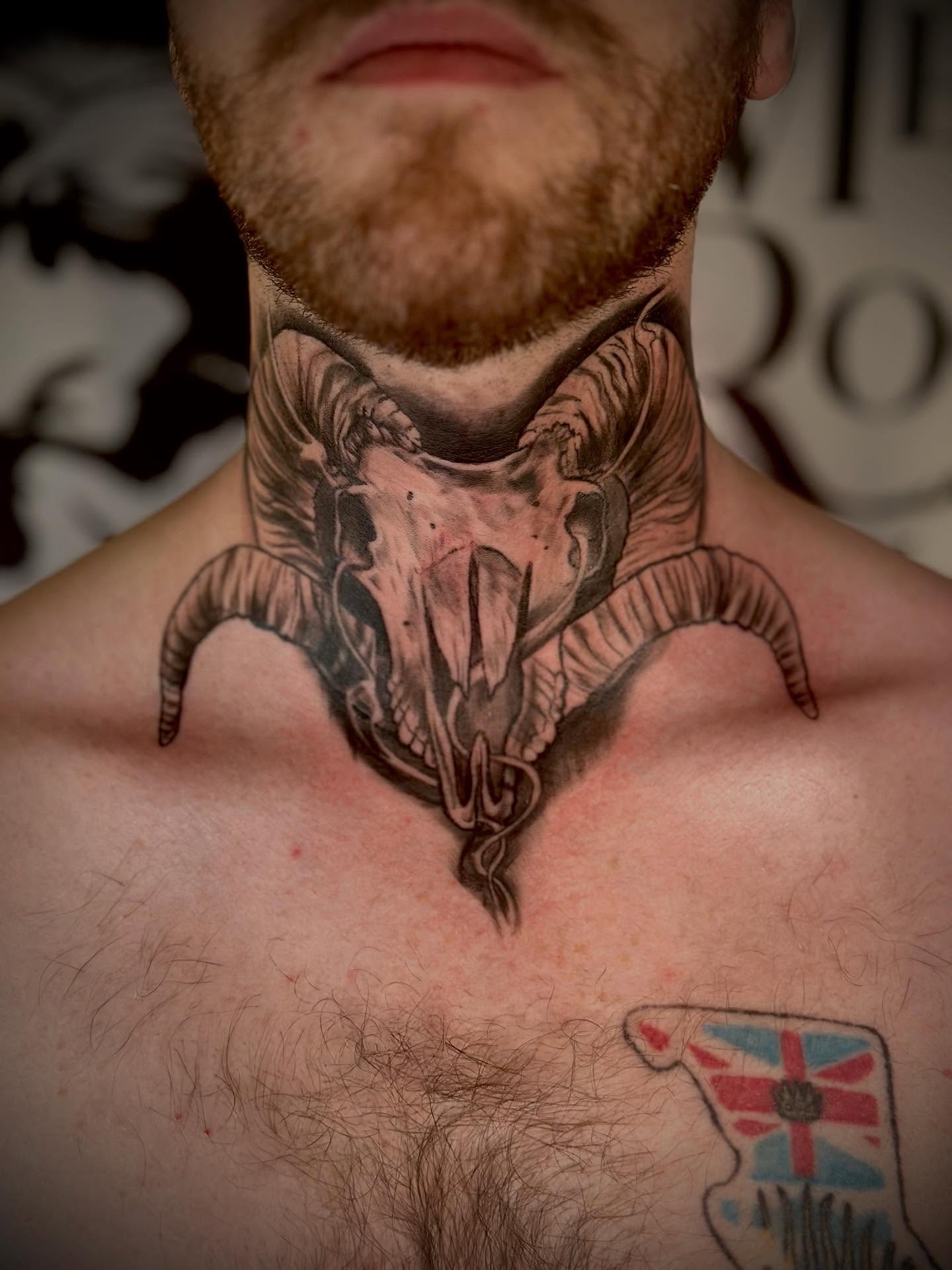 Skull Neck Ornamental