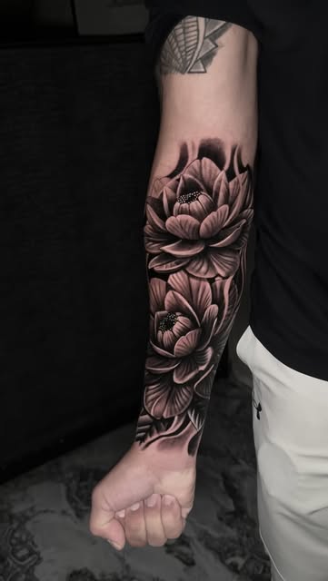 Florals en brazo masculino