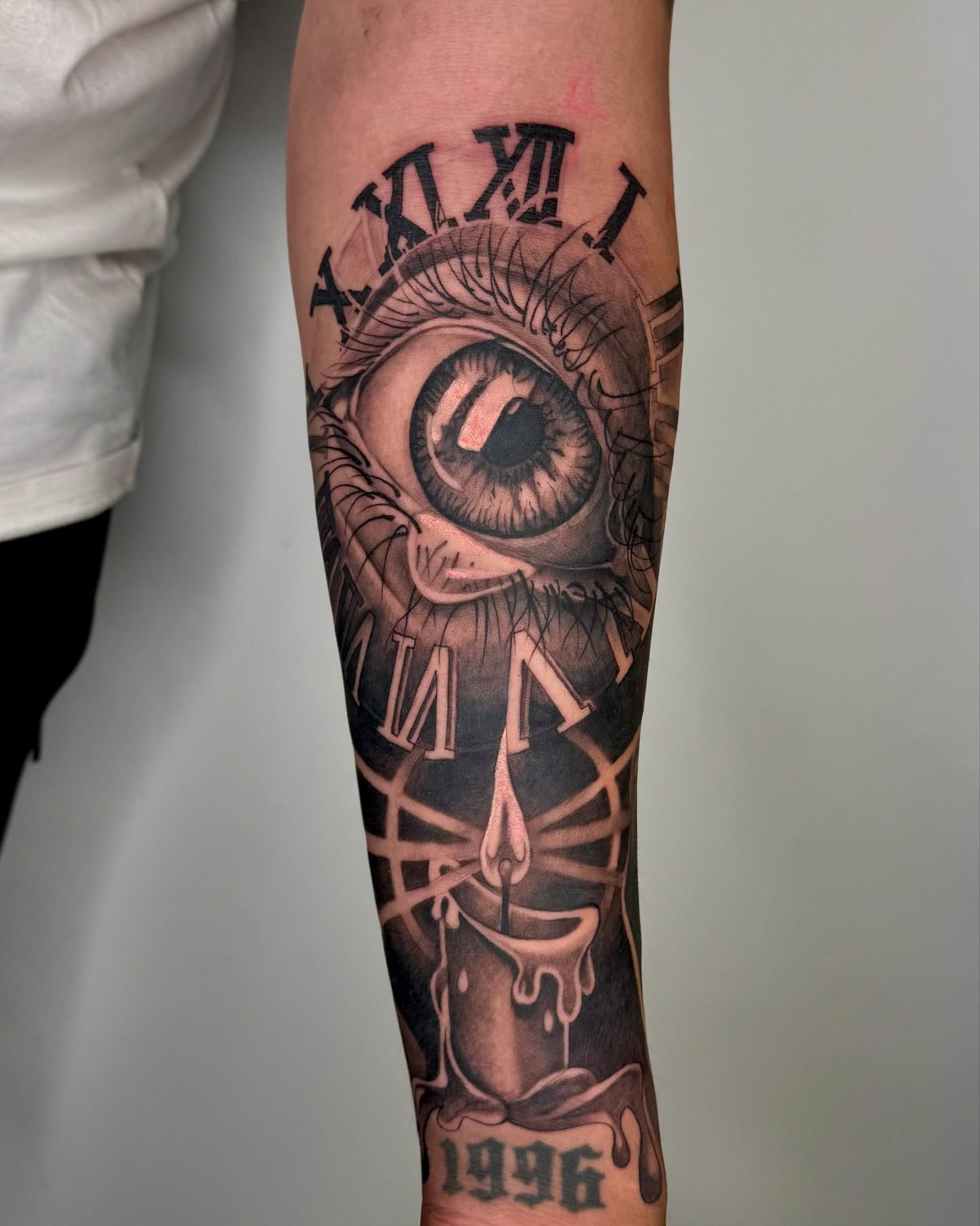 Ojo y graffiti realista