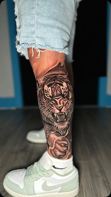Majestic Tiger Legpiece