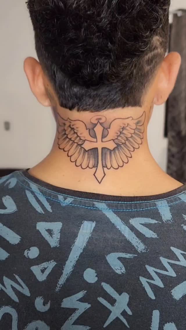 50+ Tatuajes para el Cuello para Hombres: Ideas Únicas