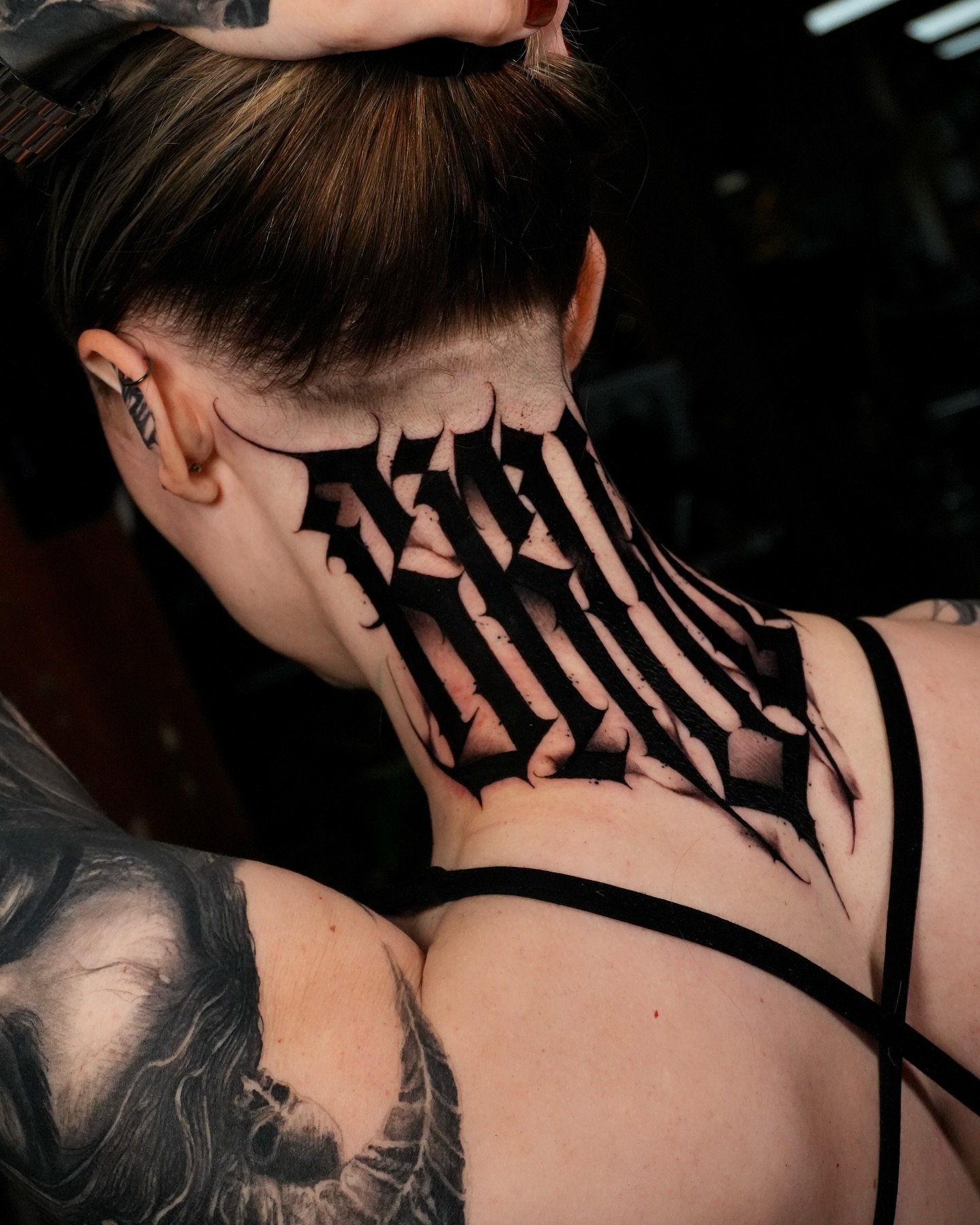 Back Neck Fangwork