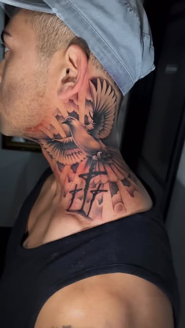 Back Neck Raven Flight