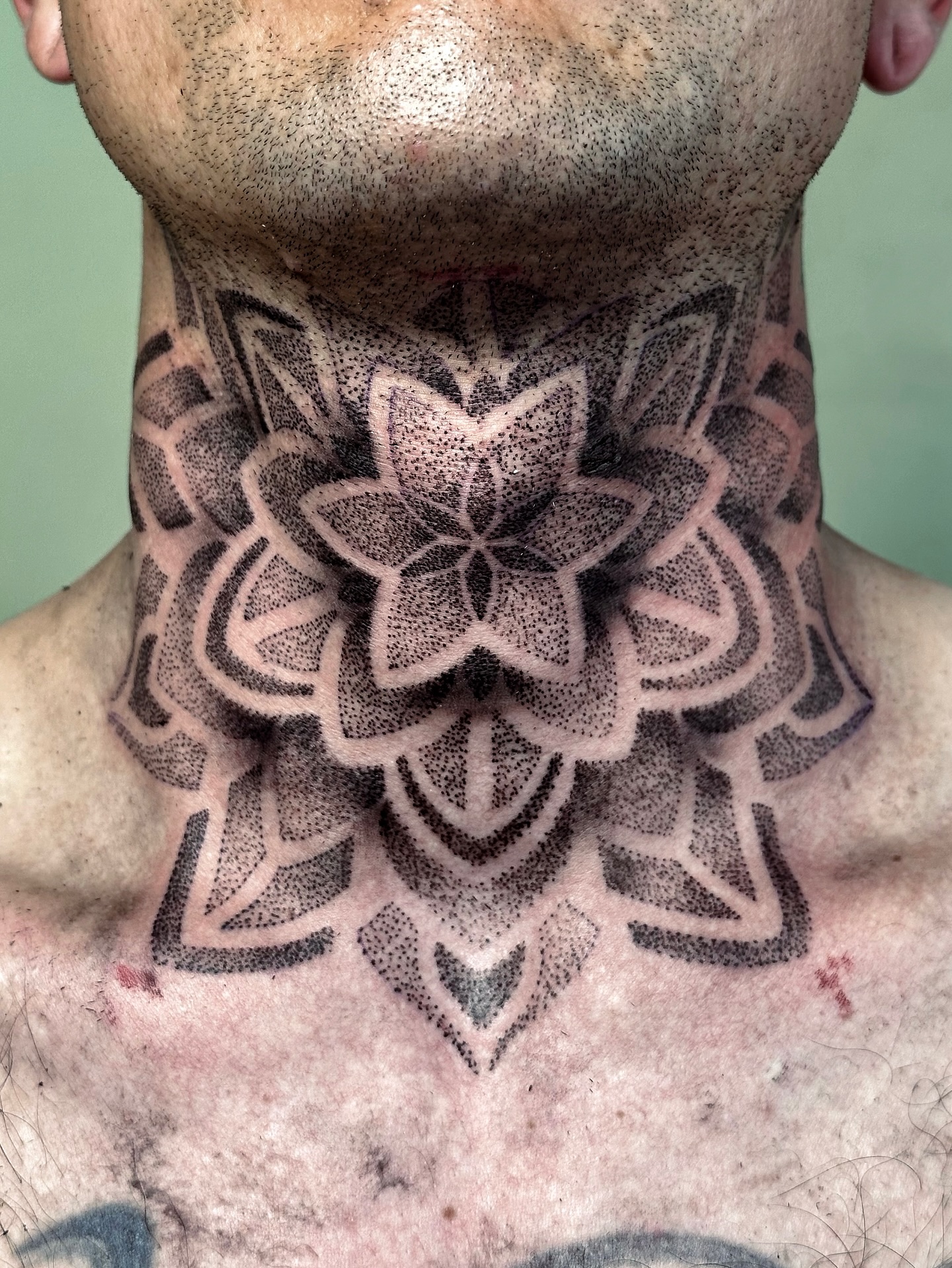 Flor Mandala Neck