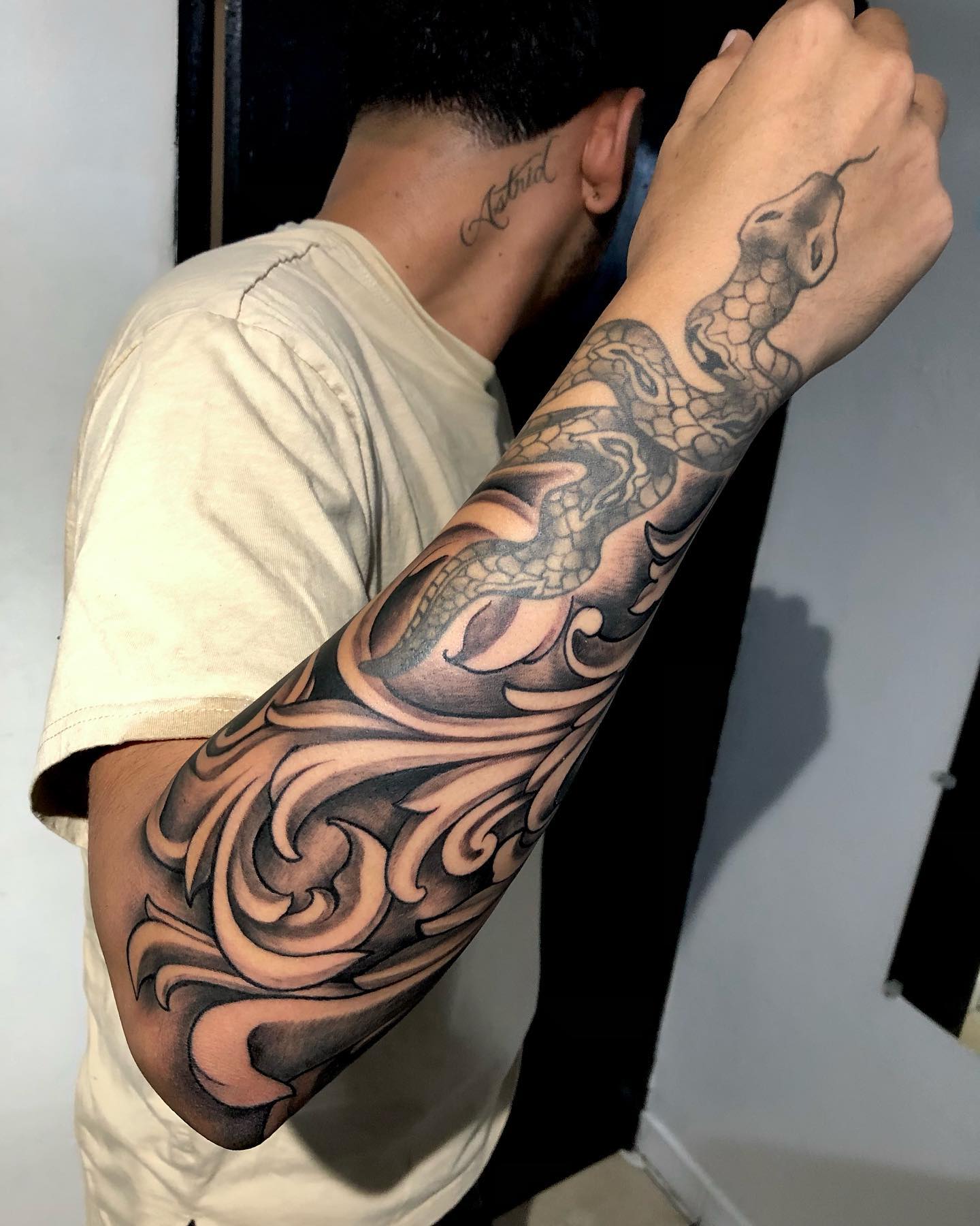 Brazo con runas marinas