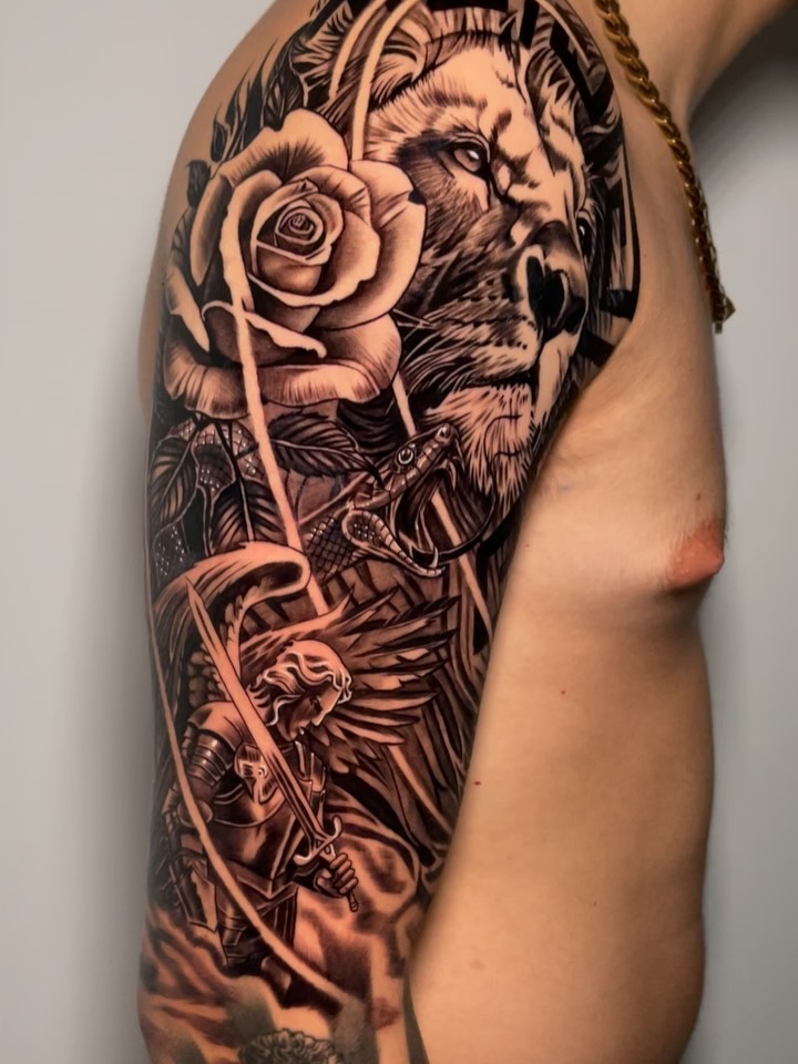 León con rosa y samurái