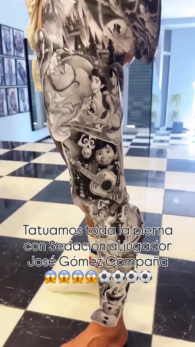 Pierna de Tatuaje Japonesa