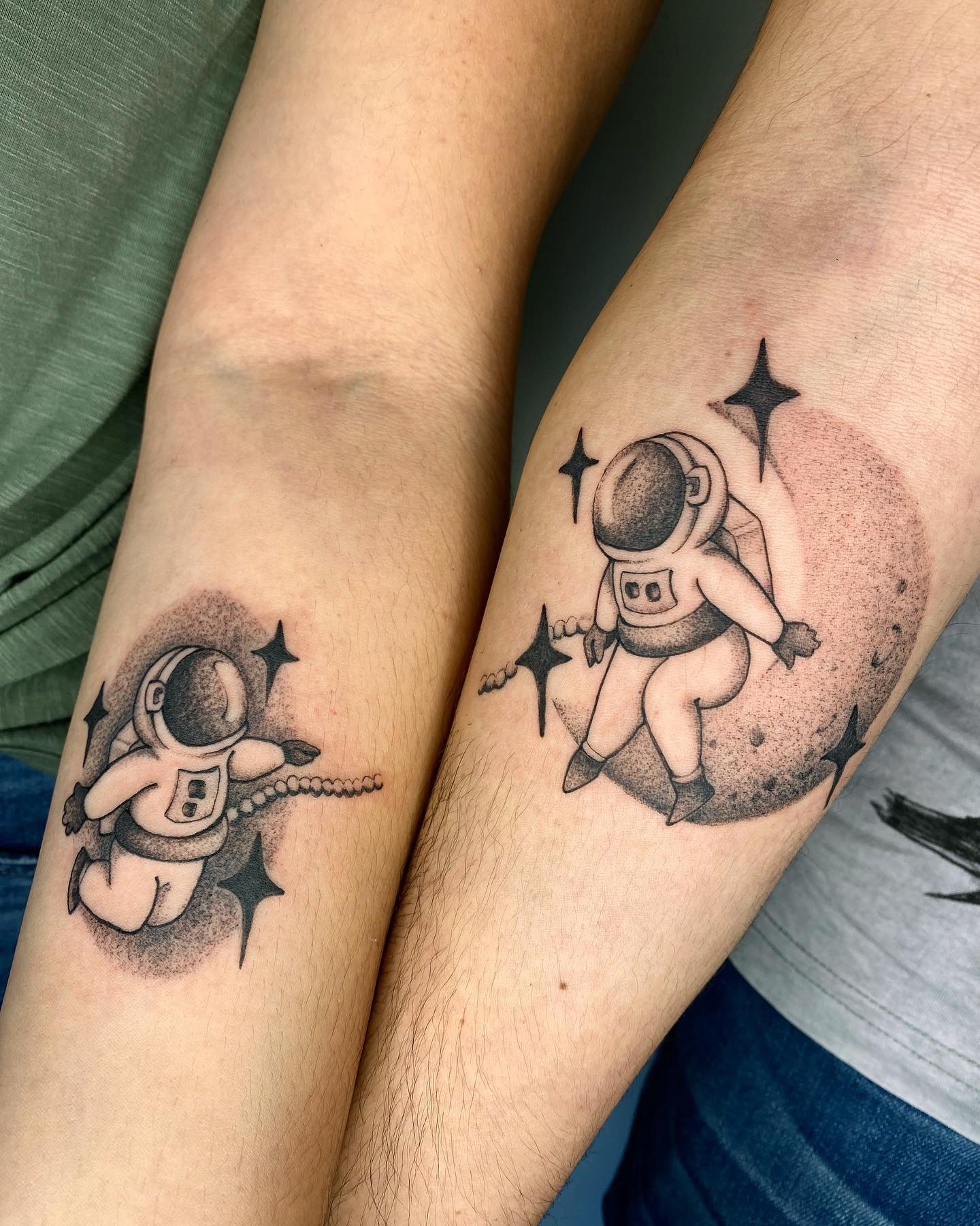 Astronautas gemelos del amor