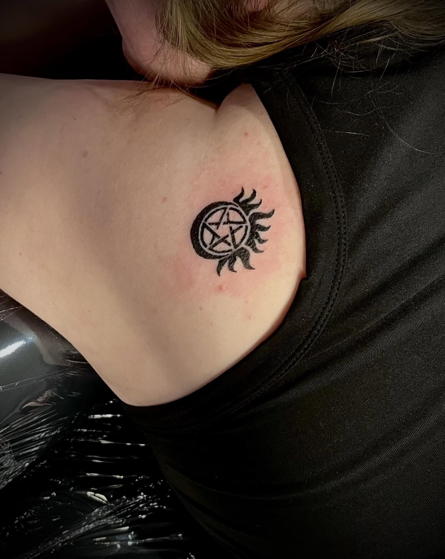 Pentagram Sun Aura