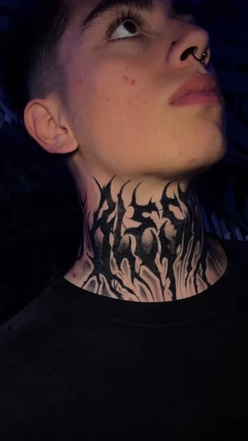 Cuello Tribal Demónico