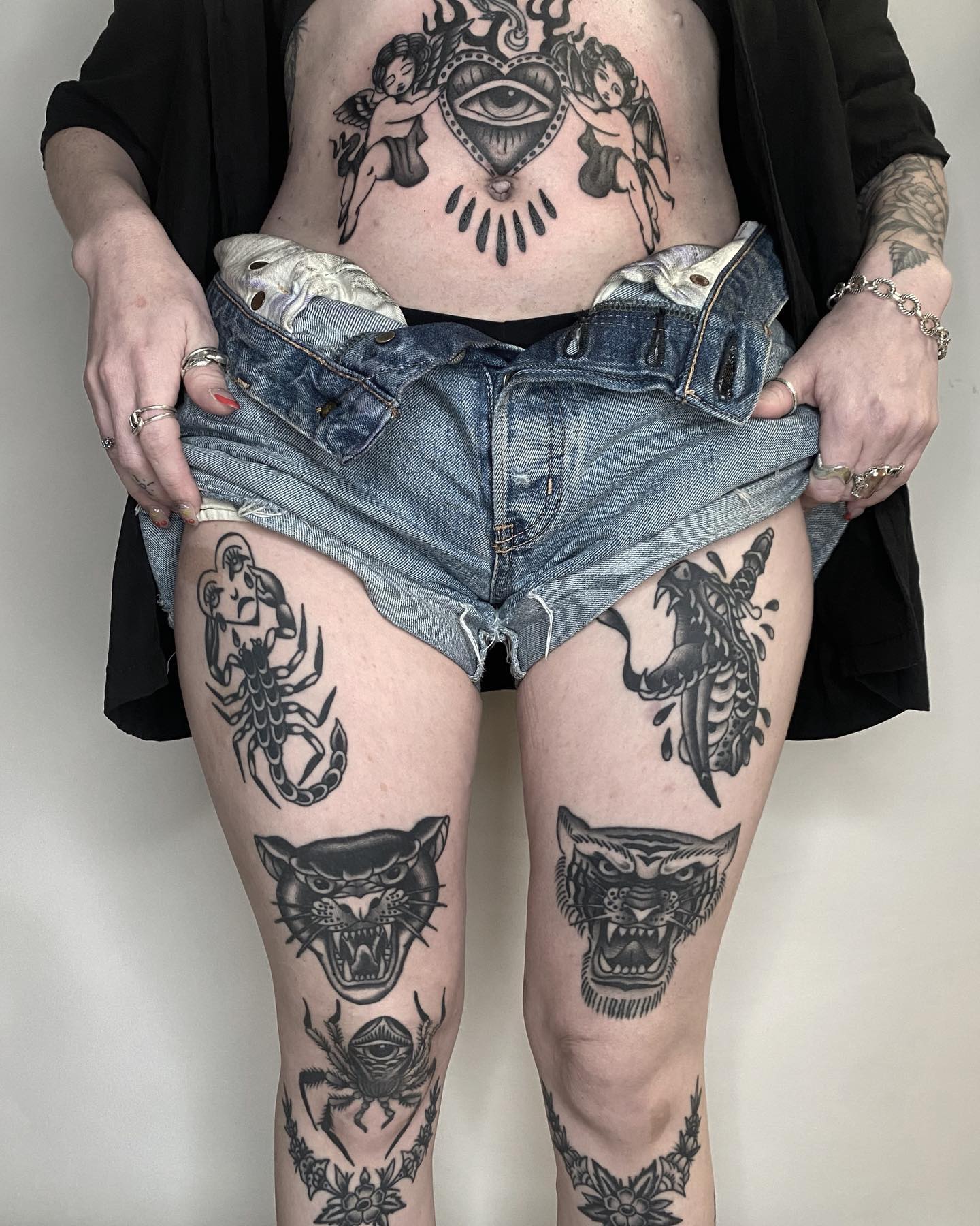 Eye and Cherubs Stomach