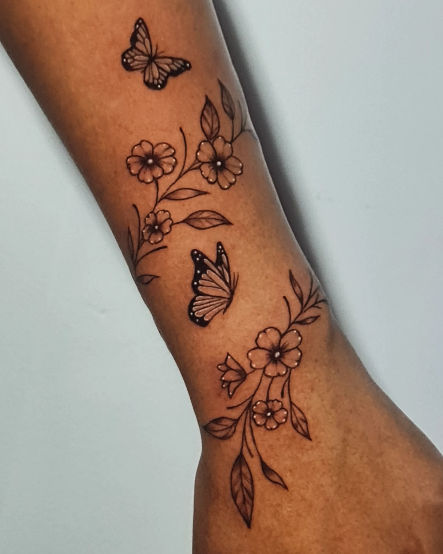 Delicate Floral Butterfly Arm