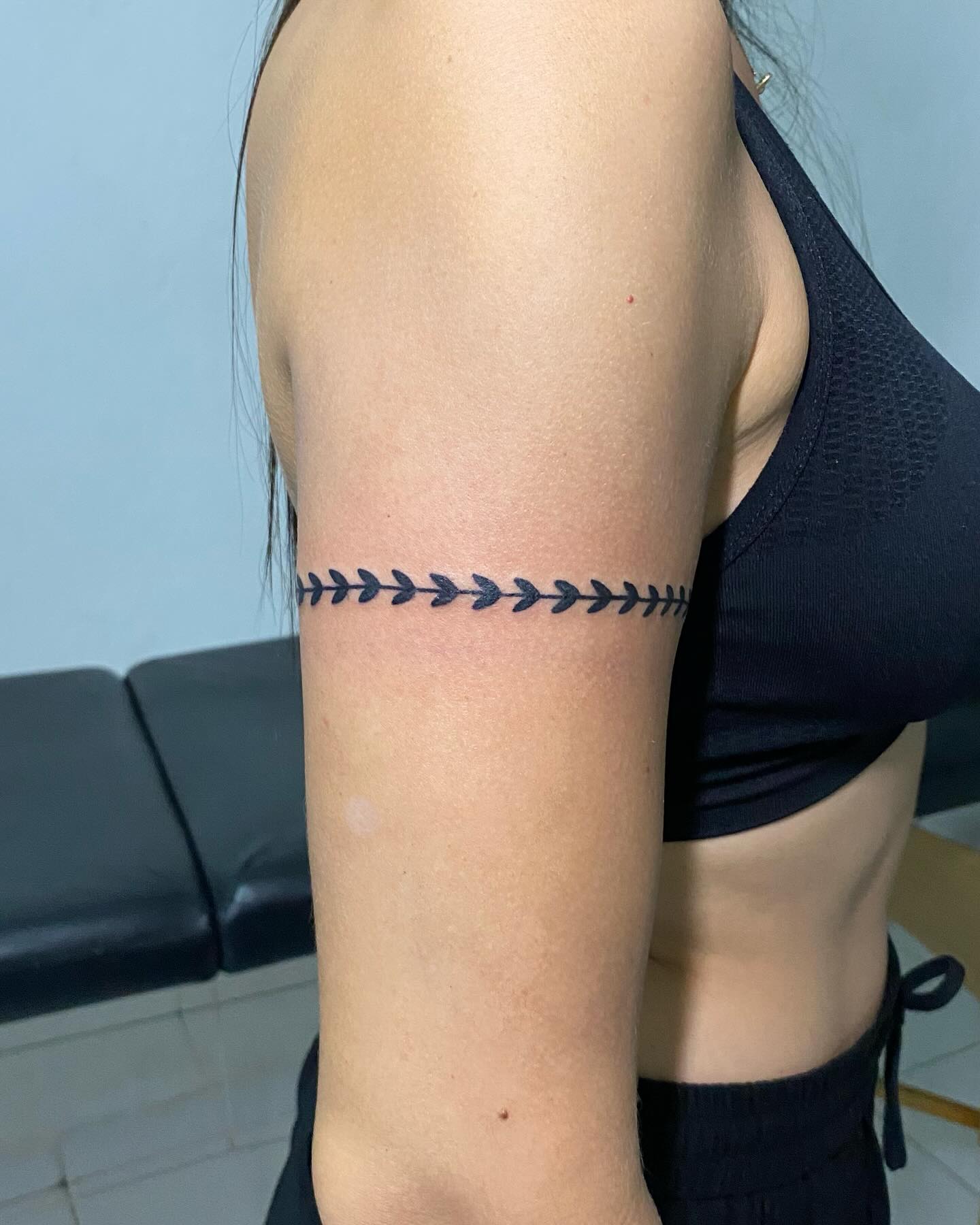 Delicate Leafy Arm Band