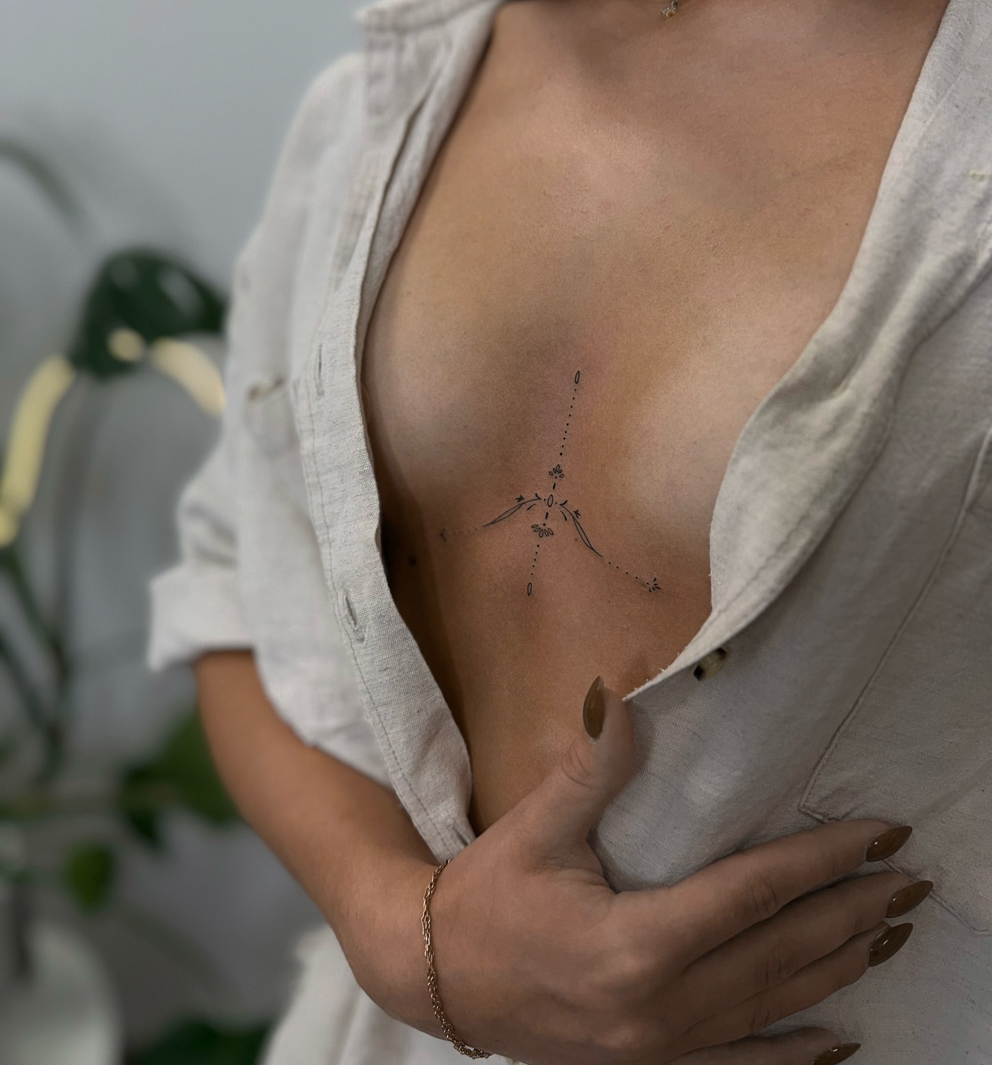 Dotwork Sternum Florals