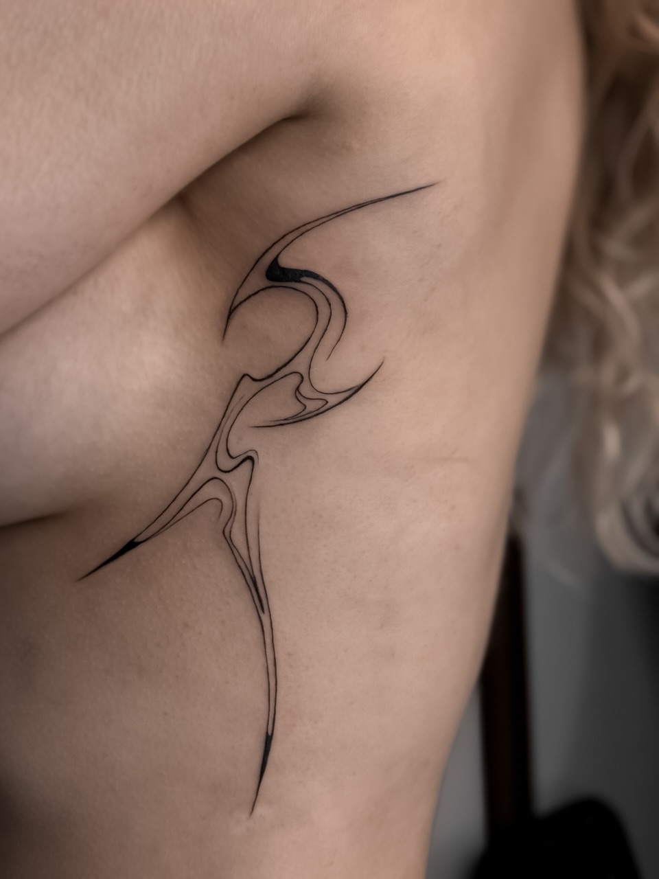 Elegant Abstract Feminine Design