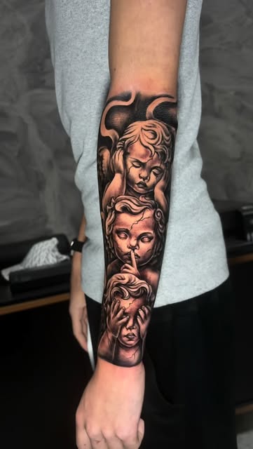 Elegance Blackwork Sleeve