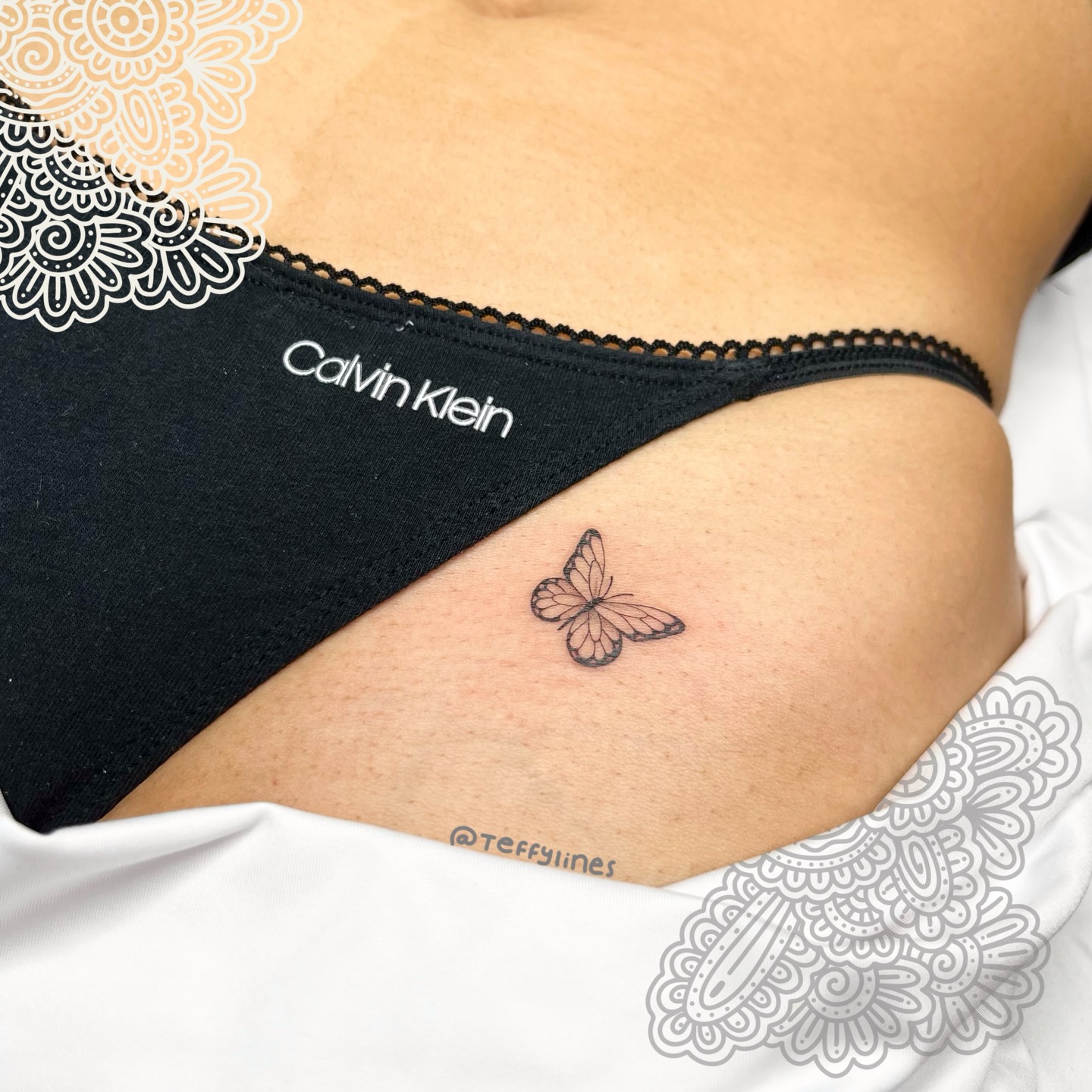 Mariposa delicada en tinta