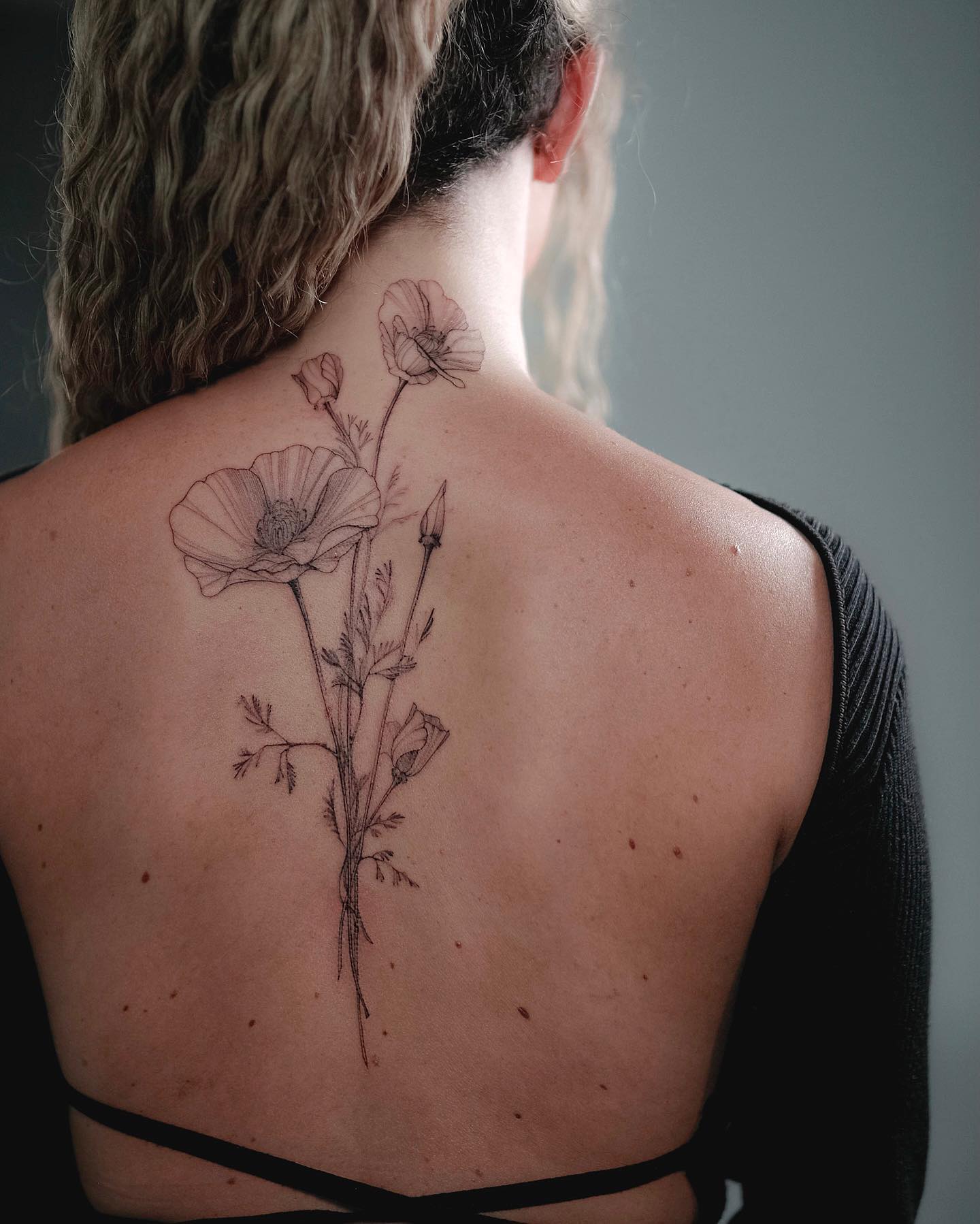 Fine Line Flower Back