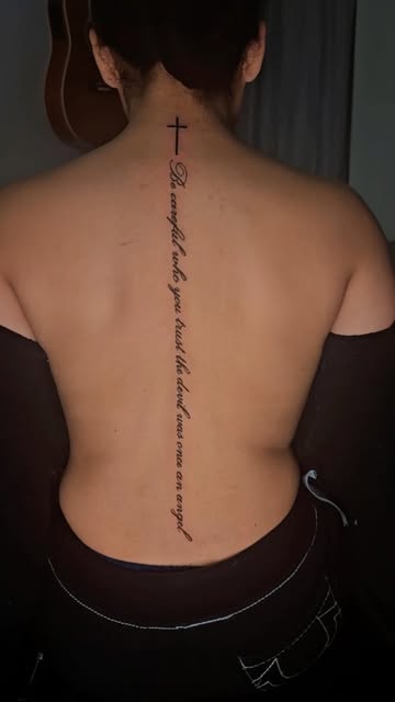 Cruz y oraciones