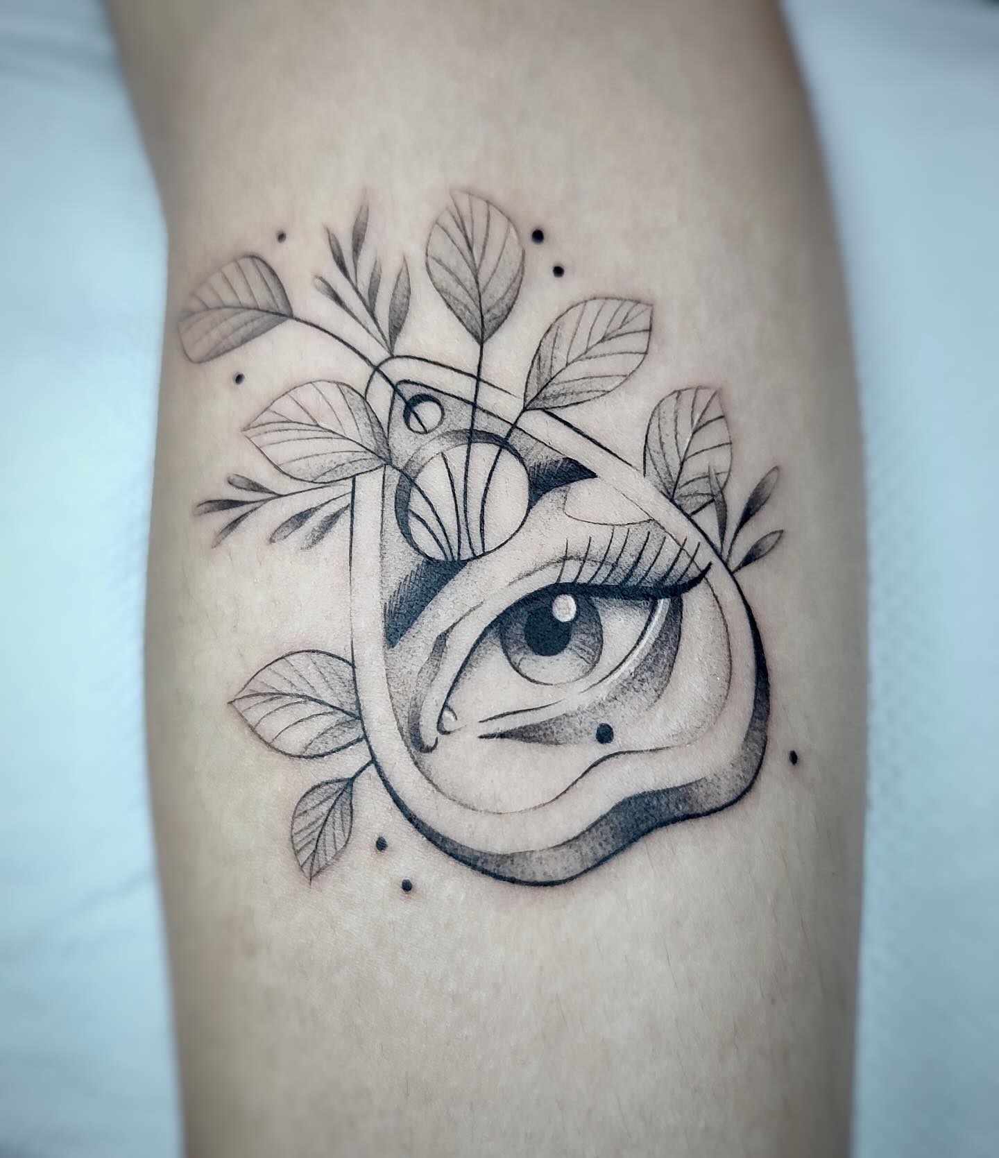 Ojo floral femenino
