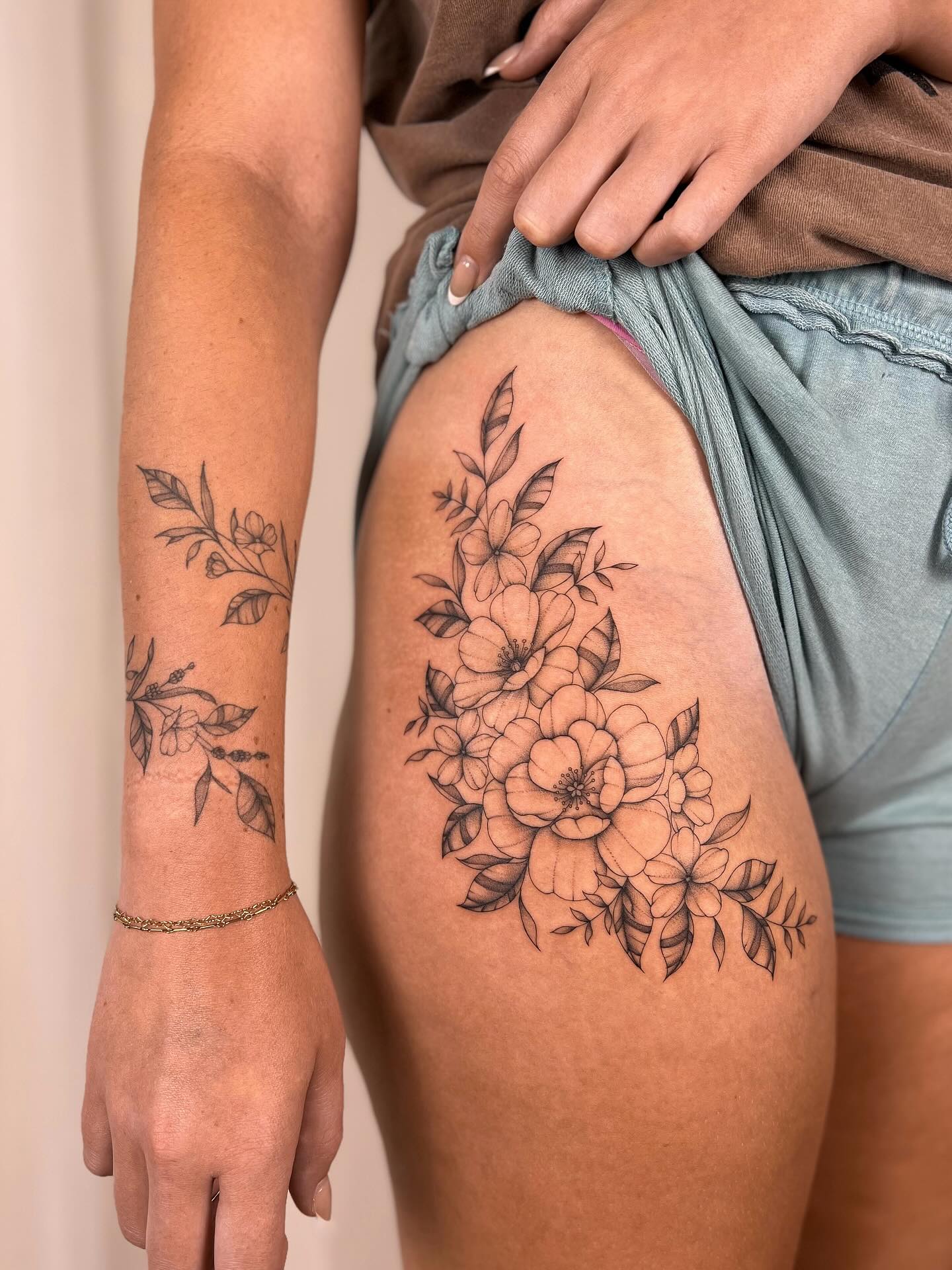 Floral Hip Bloom
