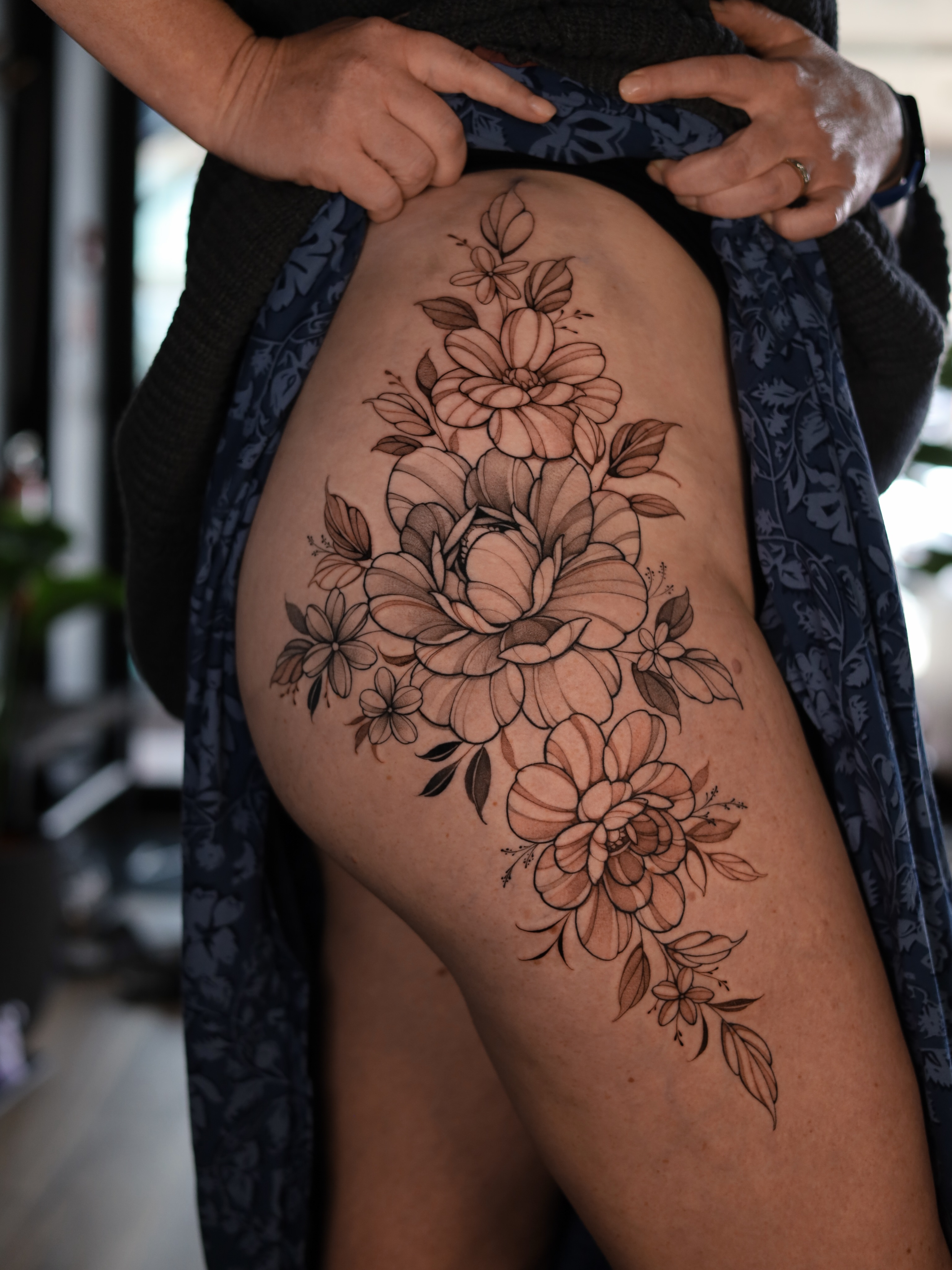 Floral Hip Bloom