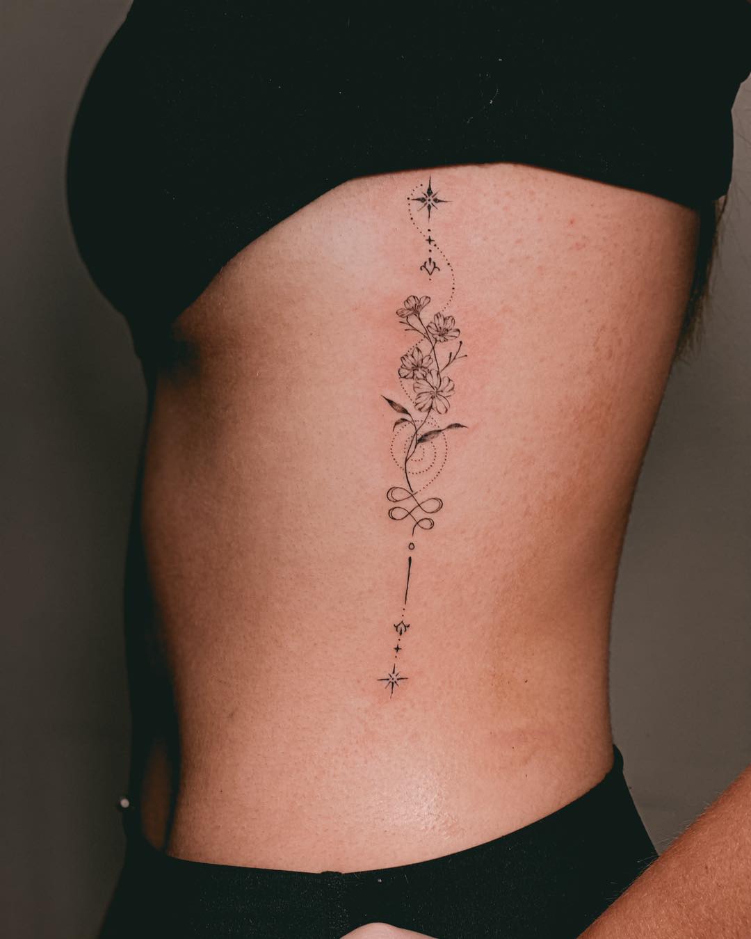 Floral Rib Linework
