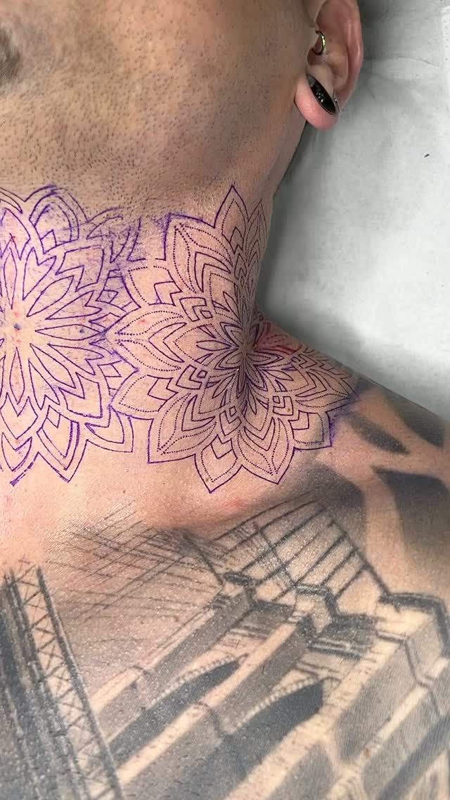 Mandala neck flow