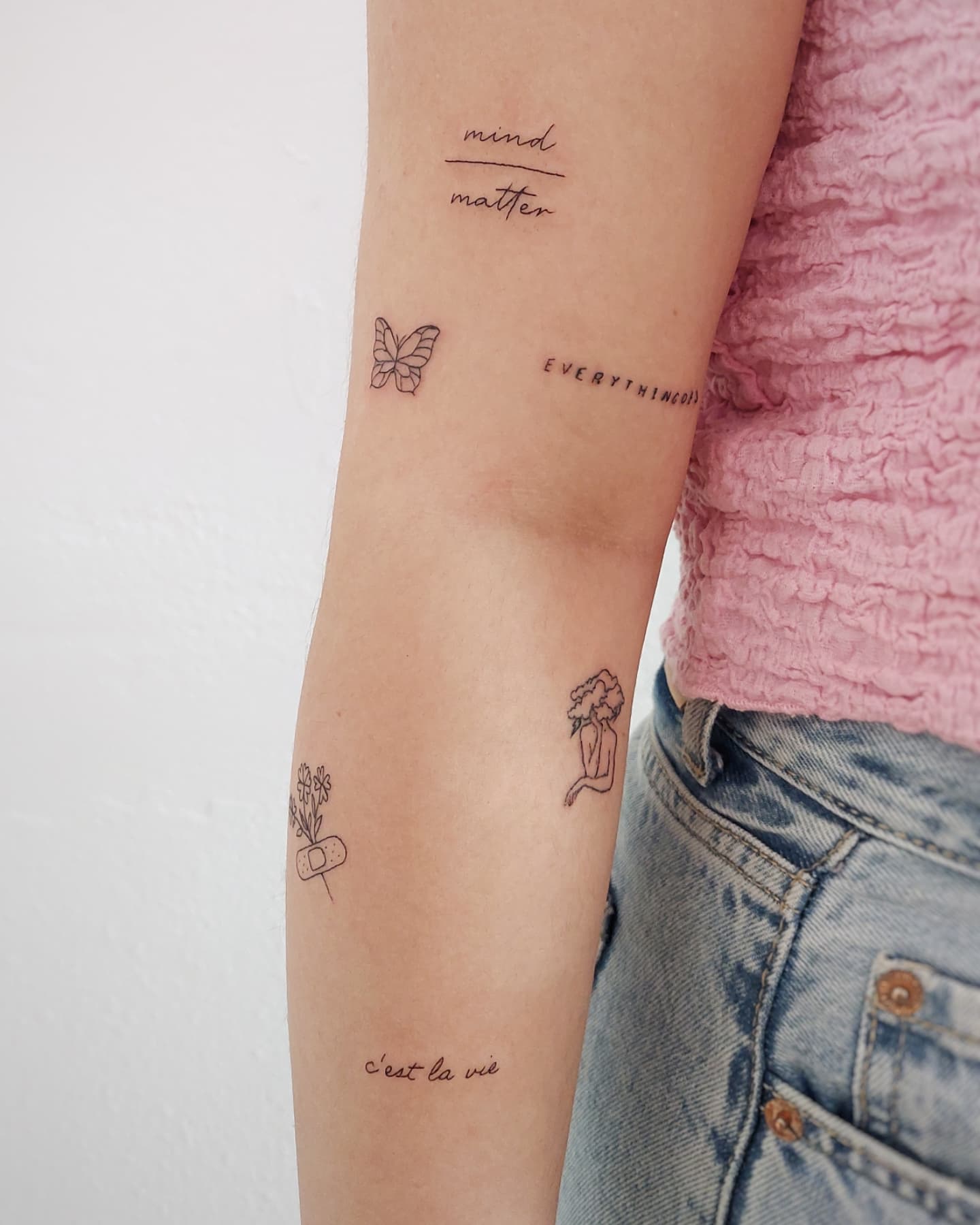 50+ Ideas de Tatuajes Pequeños en el Brazo para Inspirarte