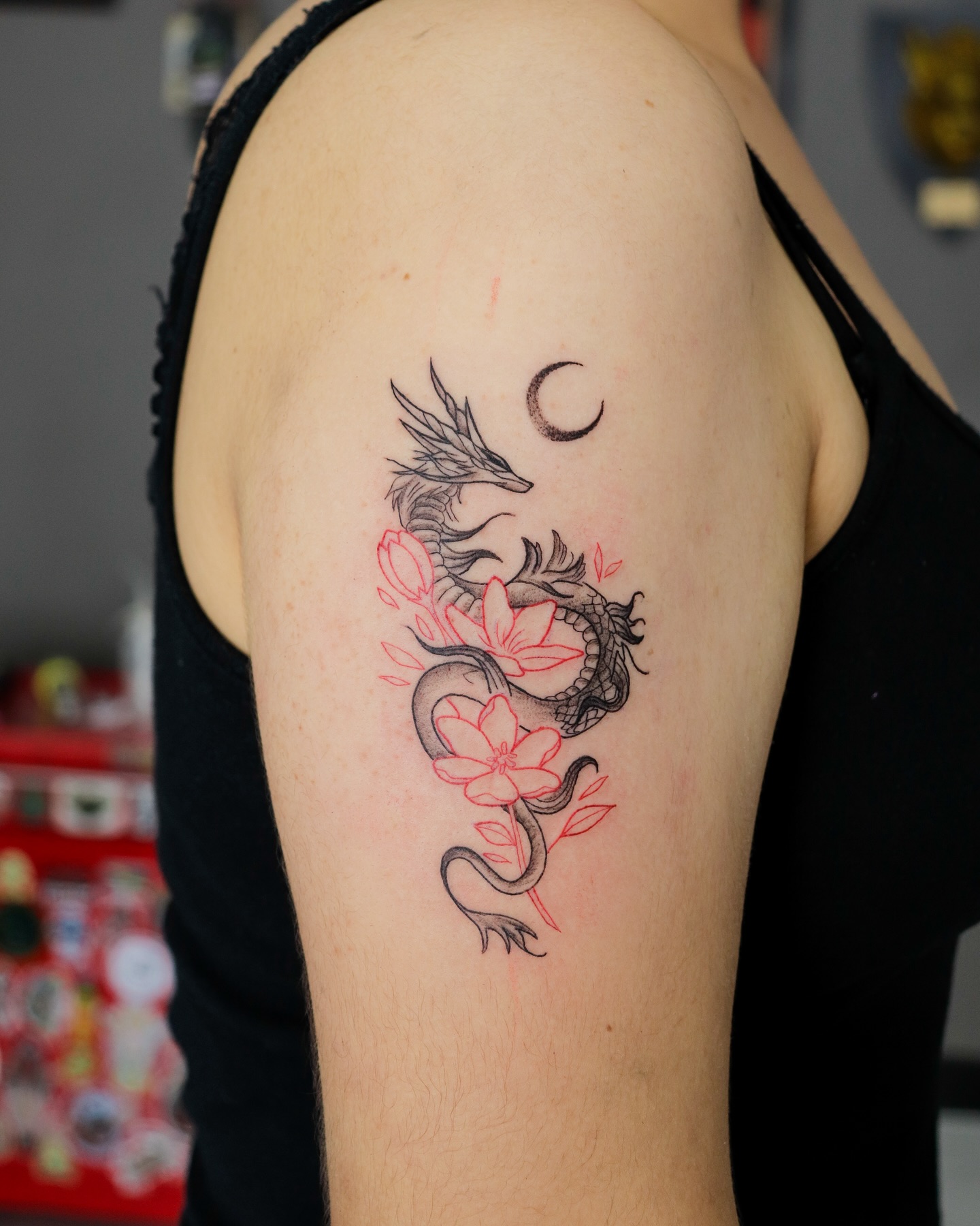 Rosa y dragón brazo