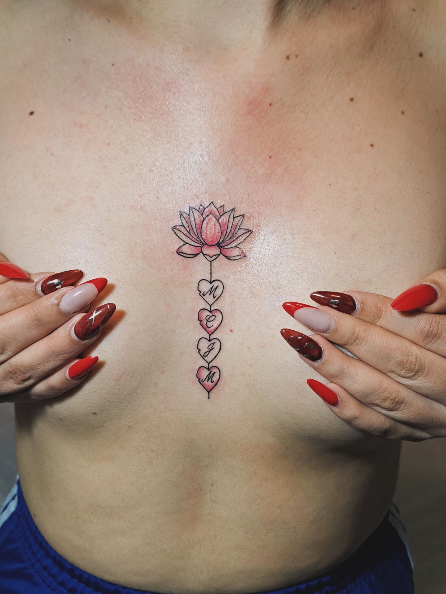 Flor de loto y corazones