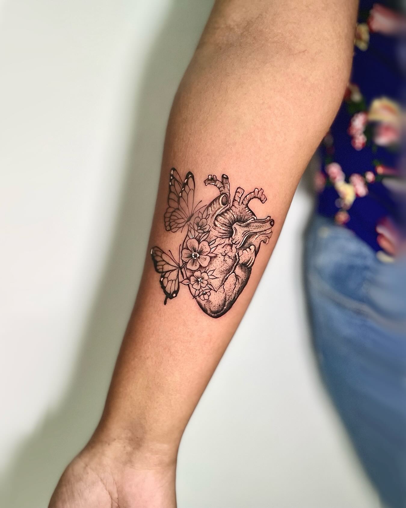 Corazón floral en tinta