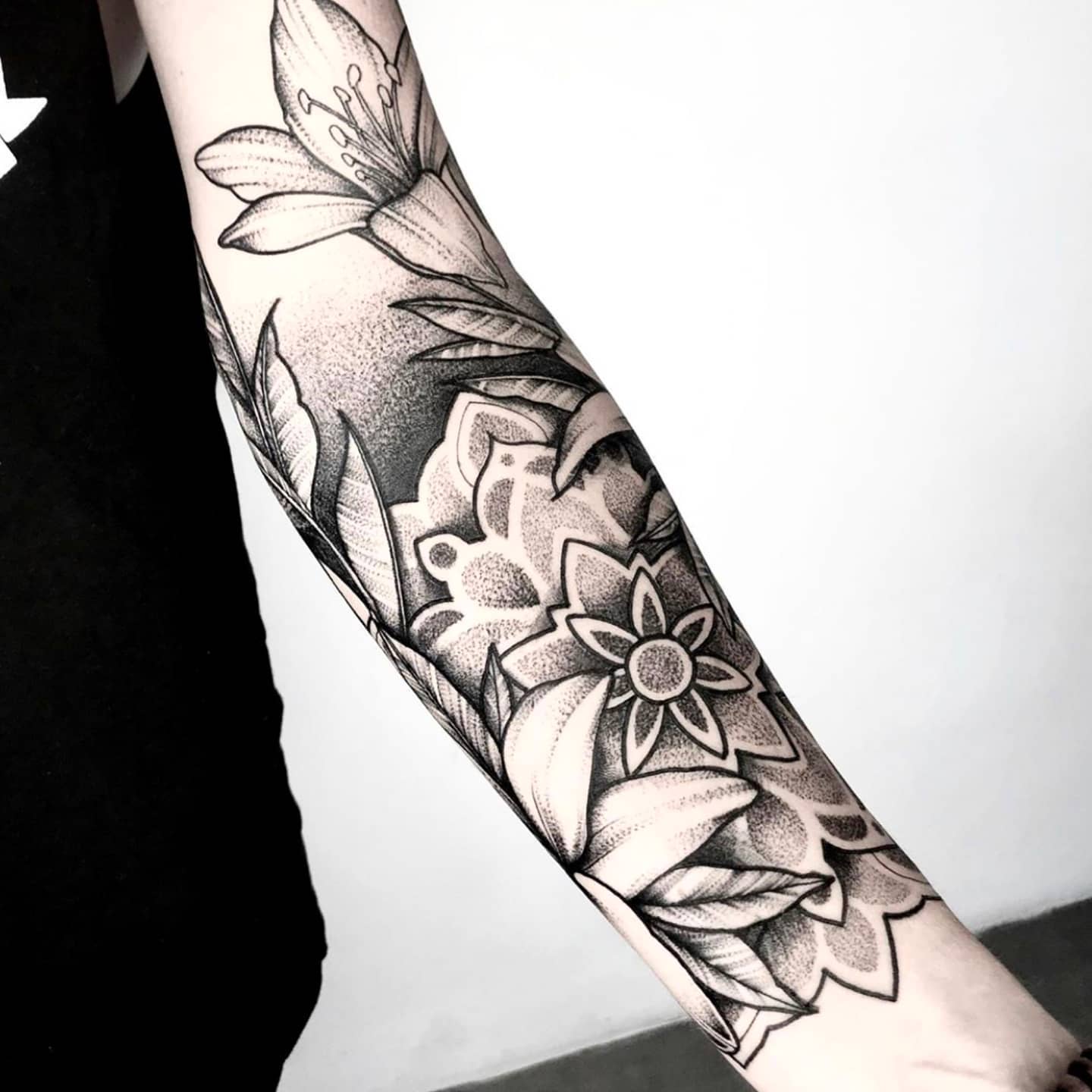 Floral Dotwork Sleeve