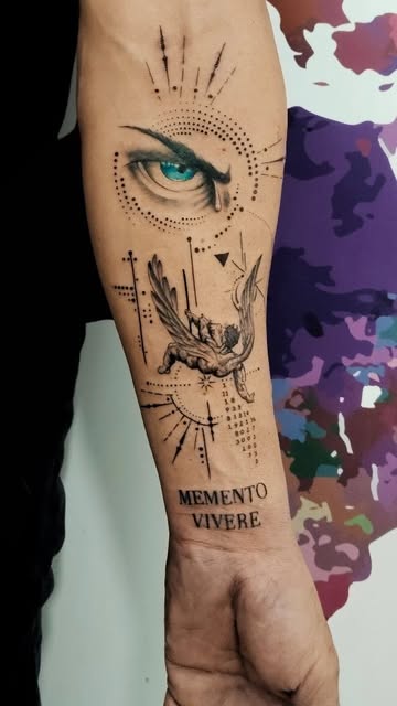 Ojo geométrico en brazo