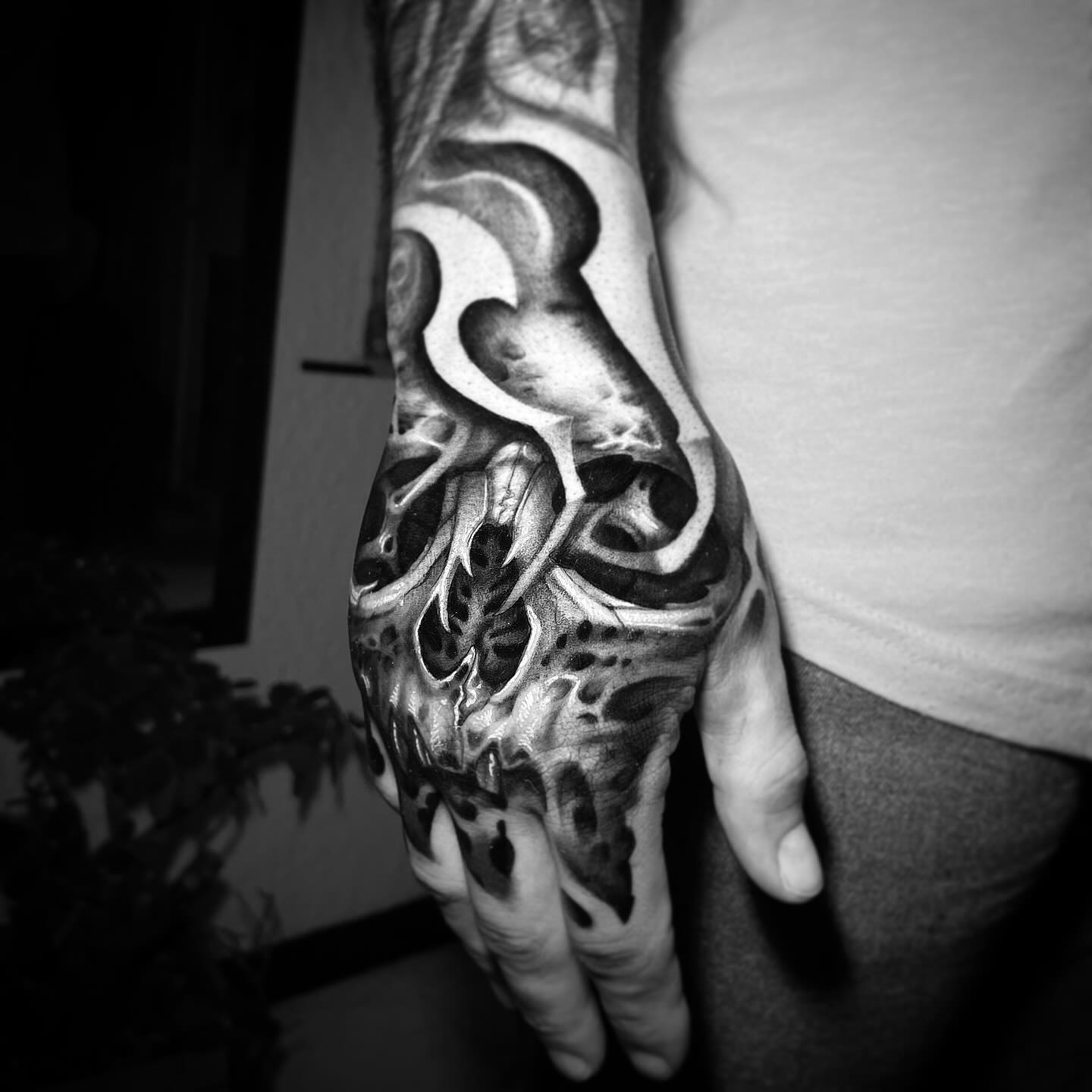 Hand Skull Tattoo