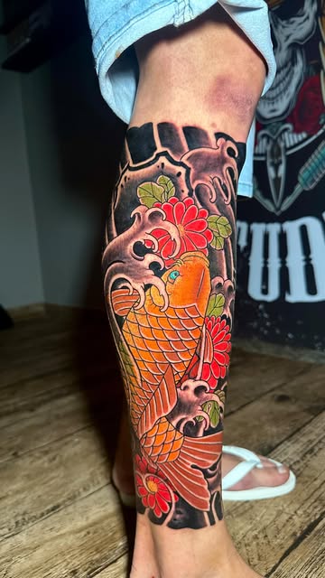 Koi con oleaje florido