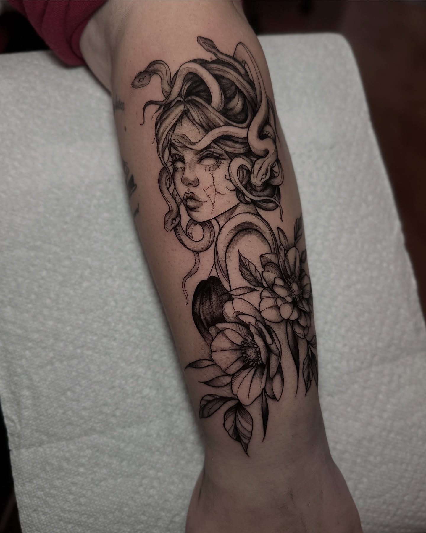 Medusa Rose Stencil