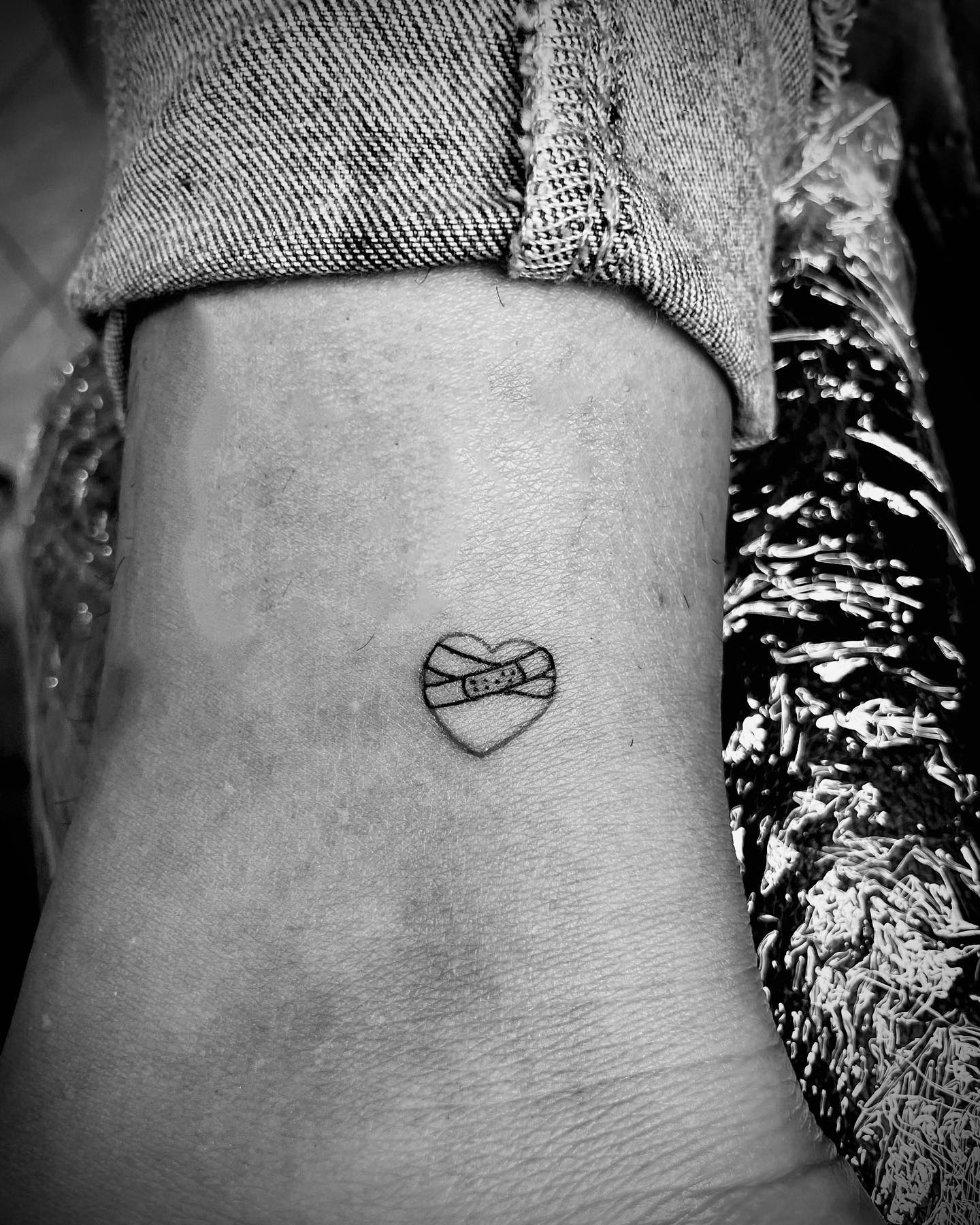 Mini heart outline