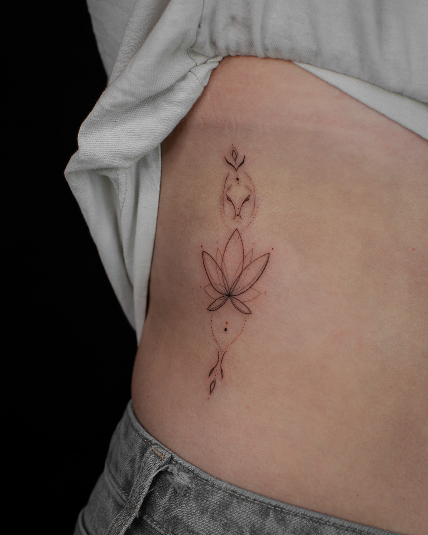 Minimal Lotus Linework