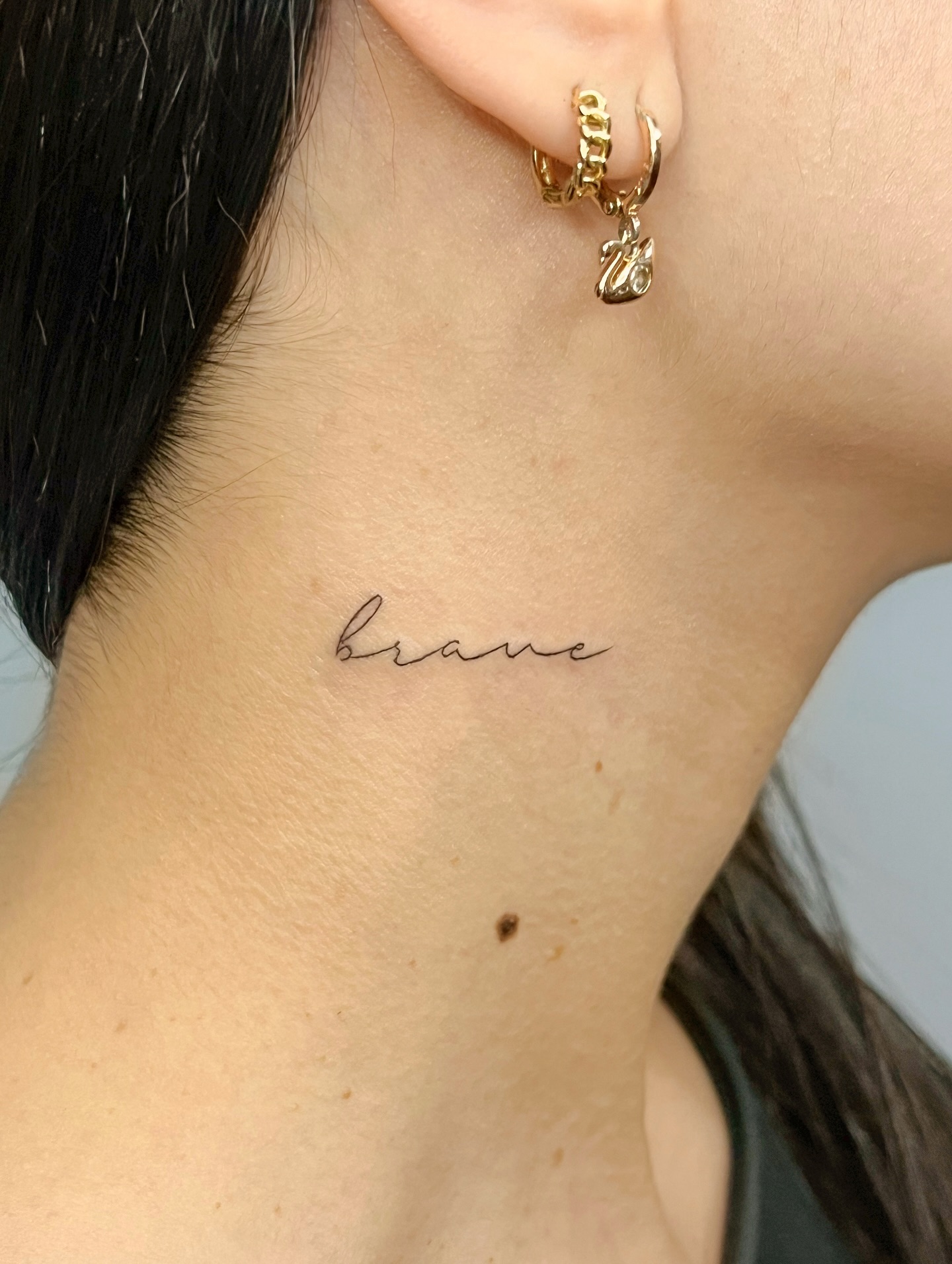 Tatuaje de nombre minimal