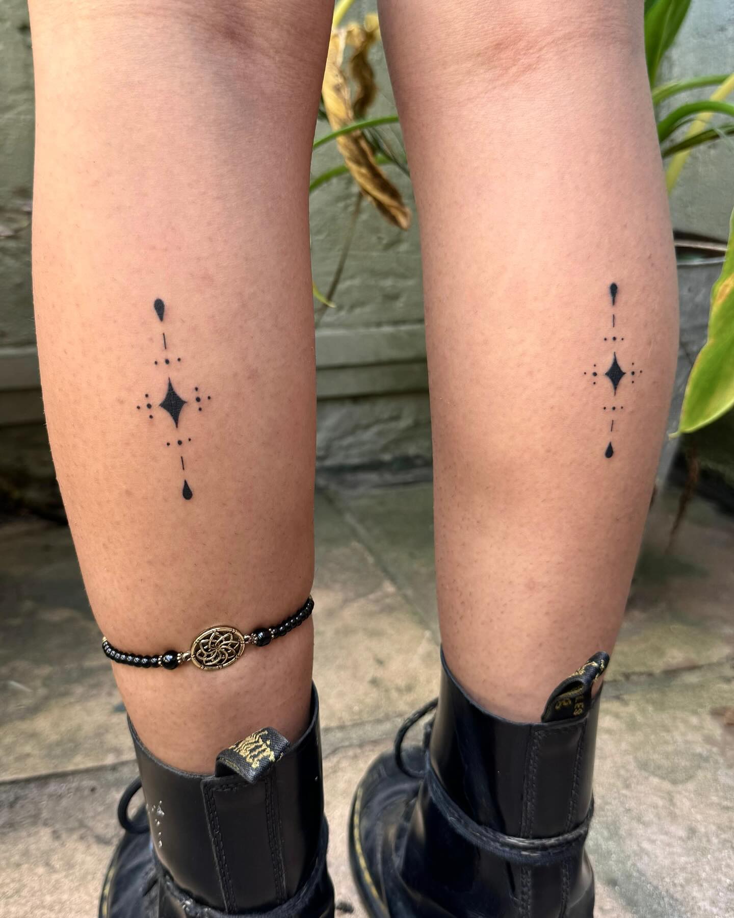 Minimalist Calf Stars