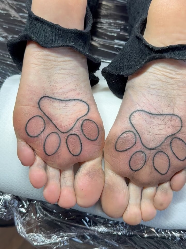Minimalist Cat Paw Prints