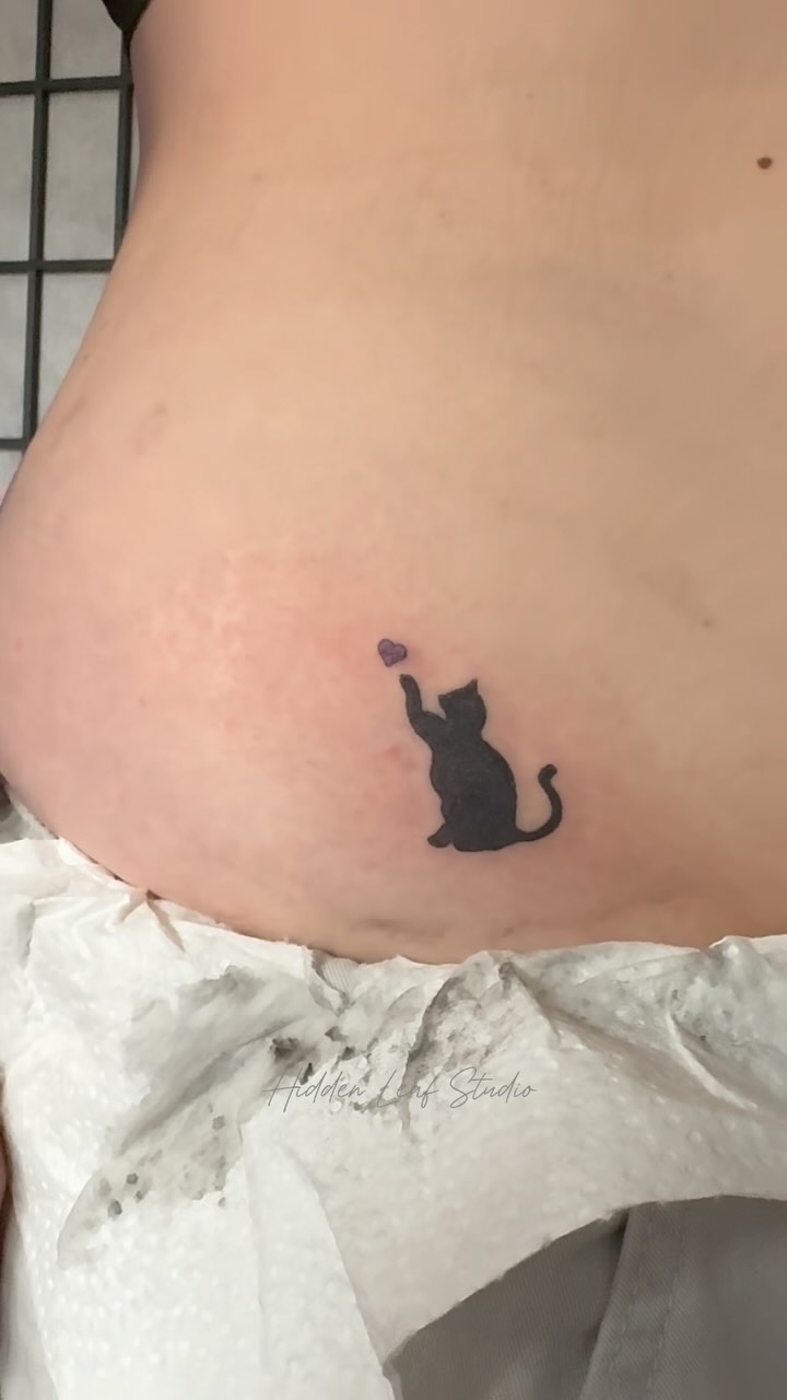 Minimalist Cat Silhouette
