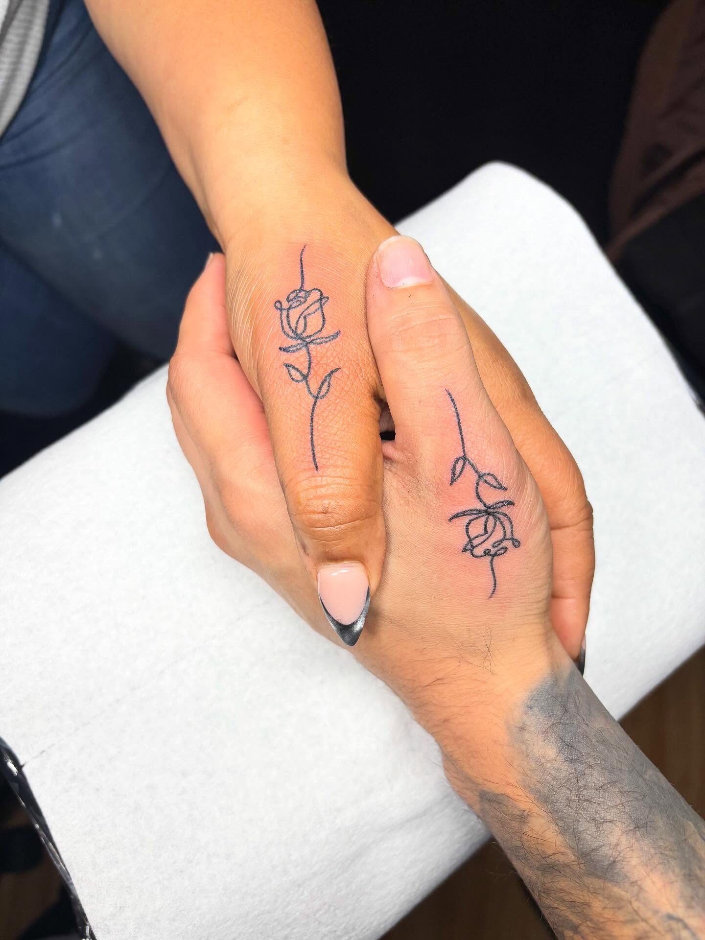 Minimalist Couple Roses