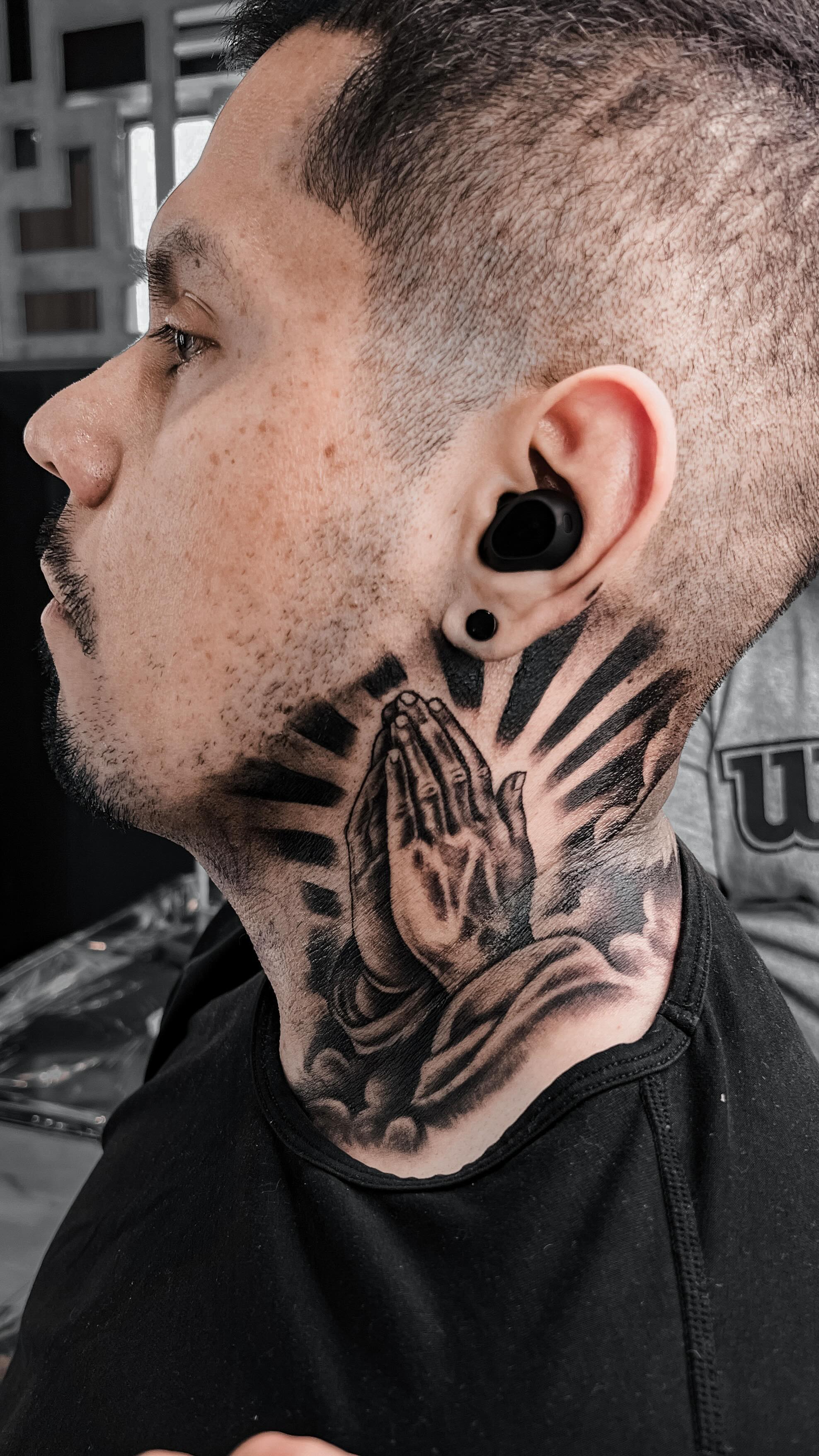 50+ Tatuajes en el Cuello para Hombres: Ideas Impactantes