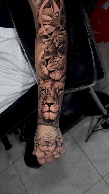 Realistic Lion Sleeve