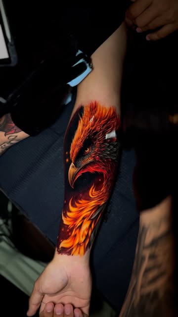 Fénix ardiente realista