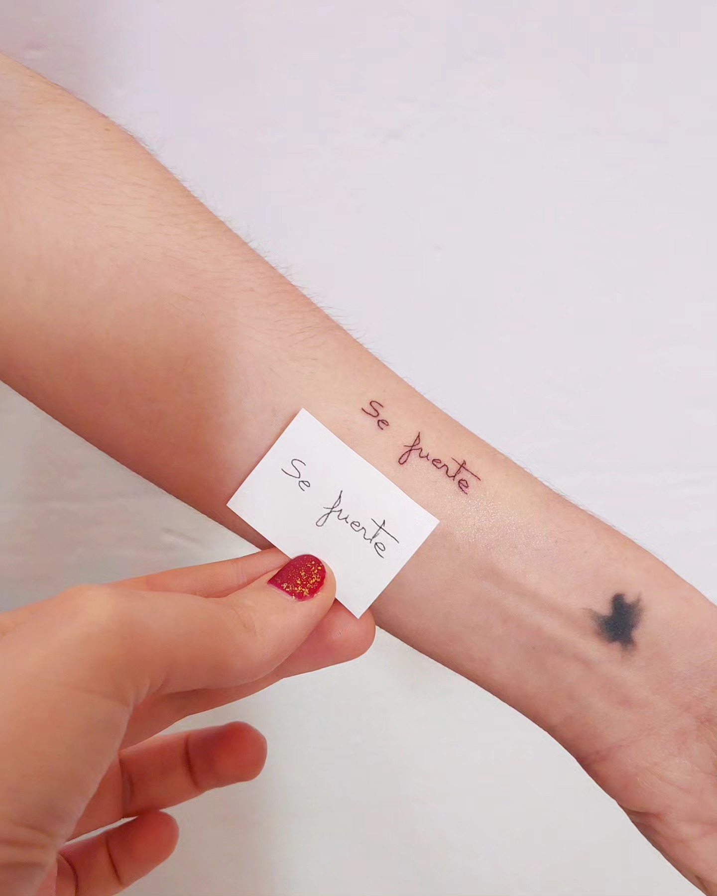 Tatuaje de palabras minimal