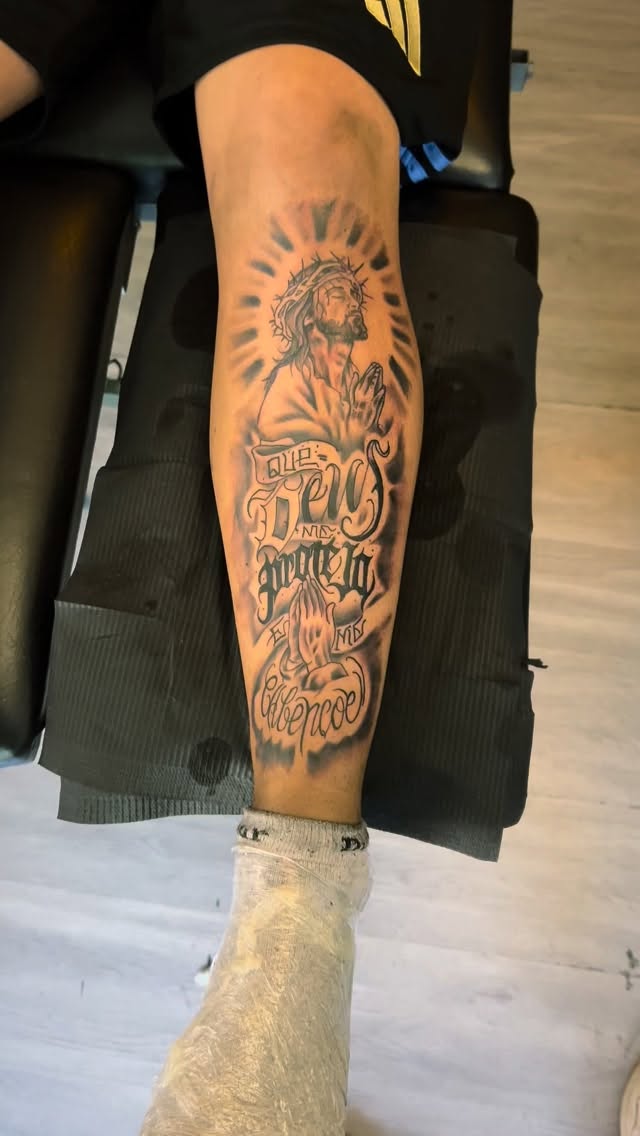 Santo Realismo Pierna